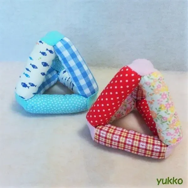 手作りおもちゃ ０歳児向け 布で！赤ちゃんの五感を刺激する簡単アイデア集